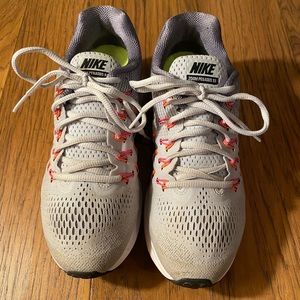 Nike Pegasus 33 - Size 8 - Gently Used